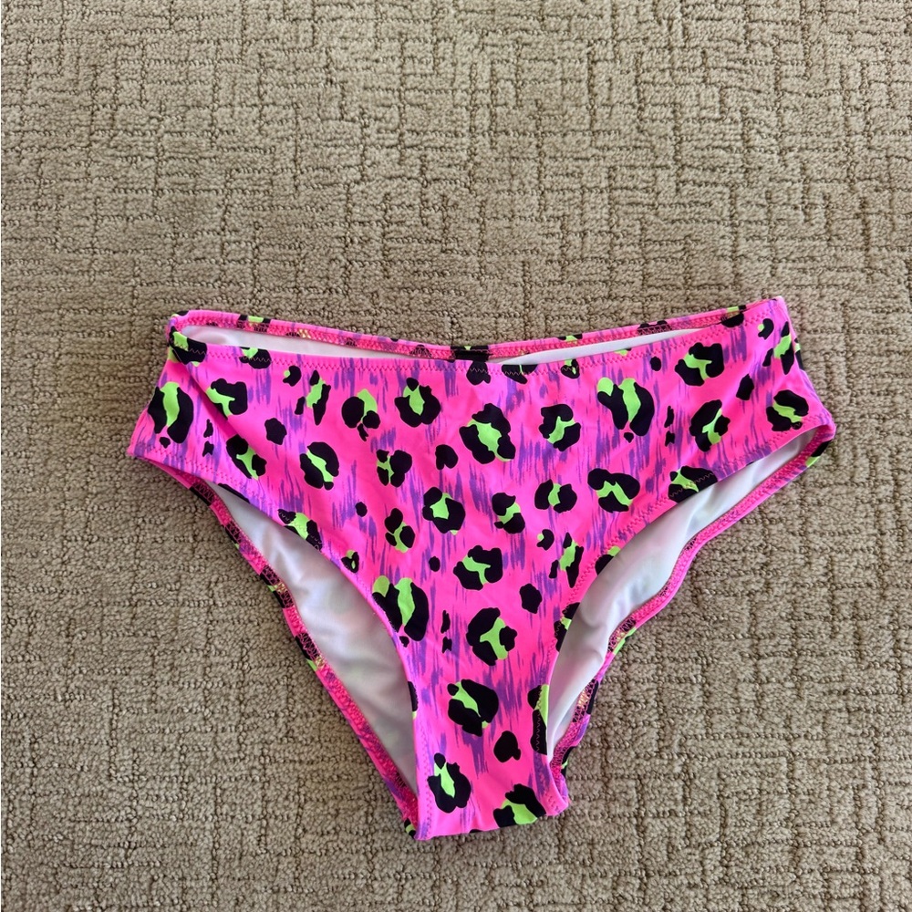 Pink Neon Leopard Print Bikini Bottoms 
TAG STILL ON NEVER WORN